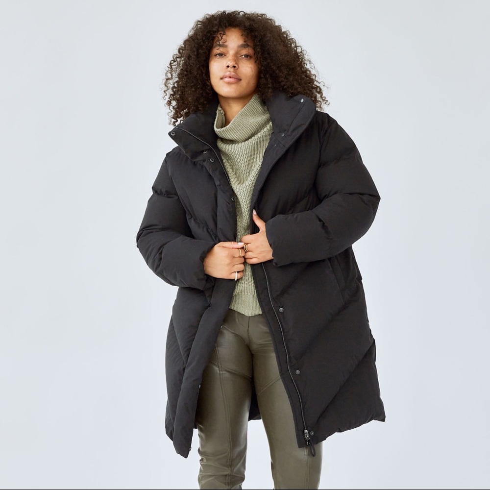Aritzia Cloud Puff Midi in Black